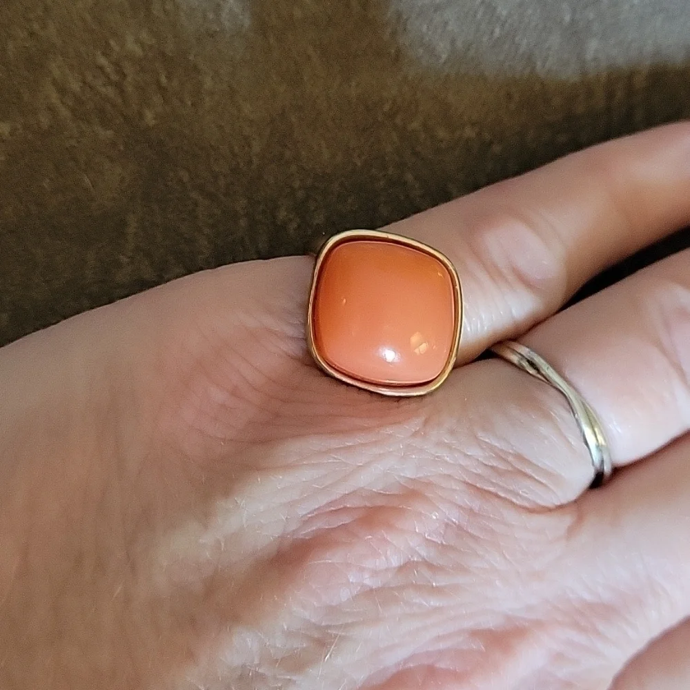 3/$30 VTG Peach Acrylic Diamond Shape Ring